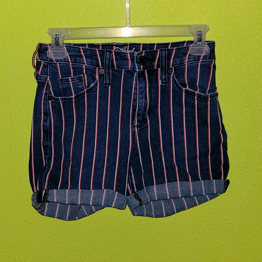 Universal Thread Shorts